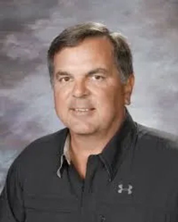 Triple Option Mastery: Cashmere High School’s Record-Breaking Season with Dr. Lou Cella